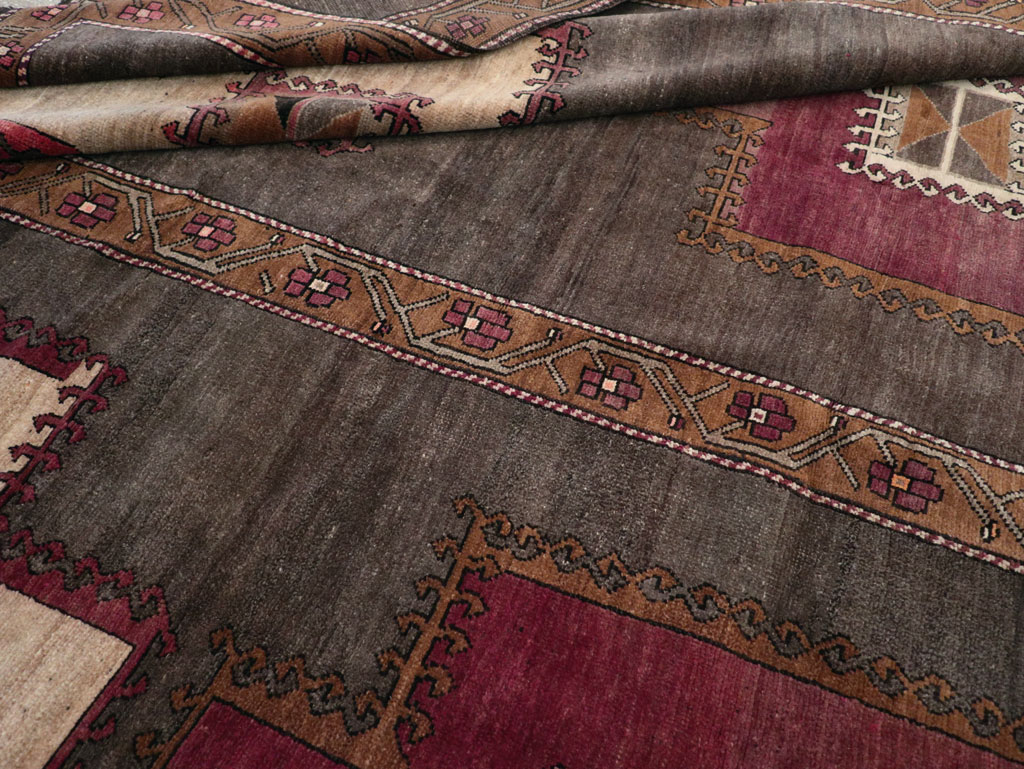 Tribal Vintage Turkish Anatolian Room Size Carpet, No.31897 - Staging