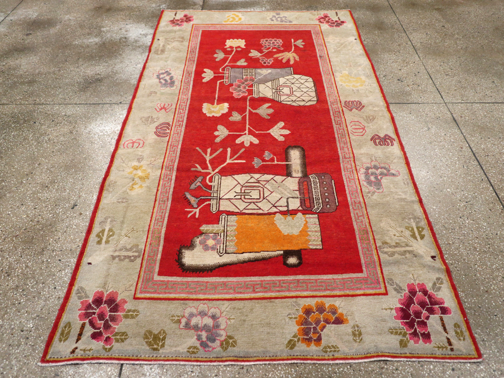 Vintage East Turkestan Pictorial Vase Khotan, No.31902 - Staging