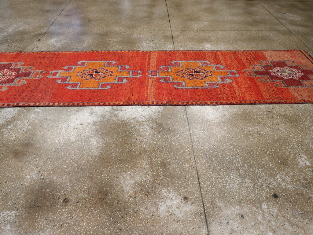 Vintage Turkish Anatolian Tribal Runner, No.31919 - Staging