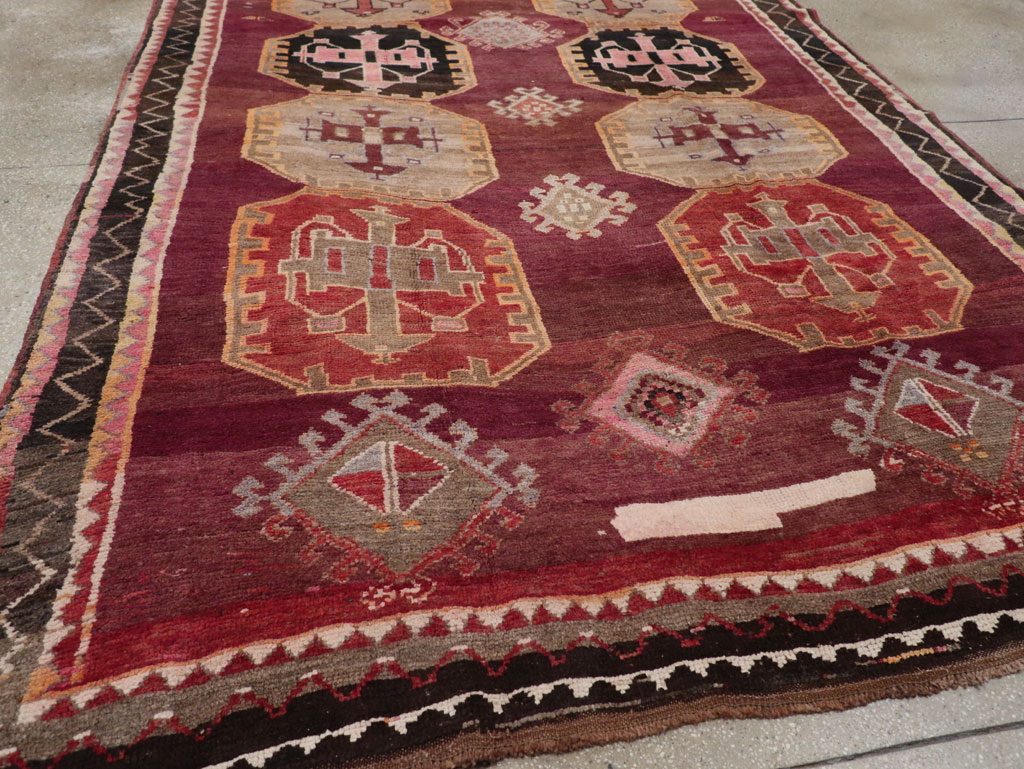 Vintage Turkish Anatolian Small Room Size Carpet, No.31925 - Staging