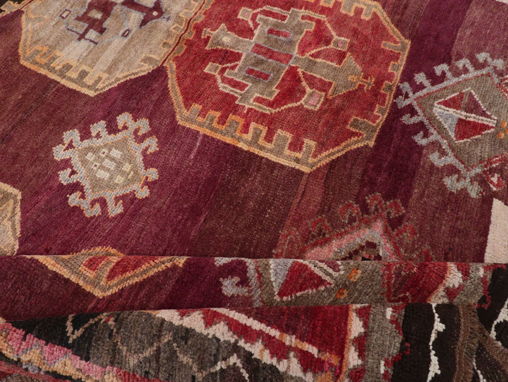 Vintage Turkish Anatolian Small Room Size Carpet, No.31925 - Staging