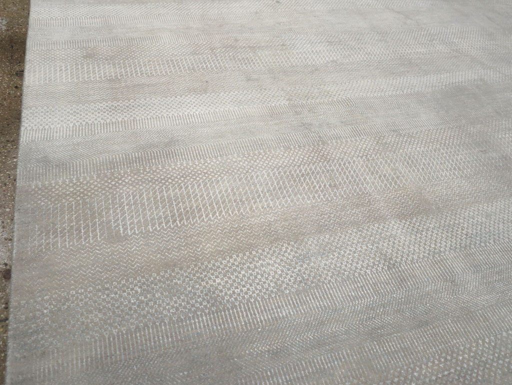 Modern Indian Room Size Carpet, No.31936 - Staging