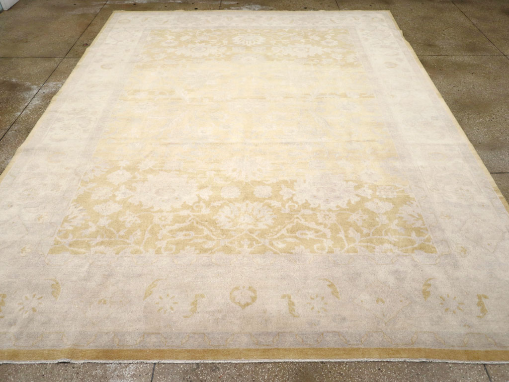 Modern Indian Agra Style Room Size Carpet, No.31956 - Staging