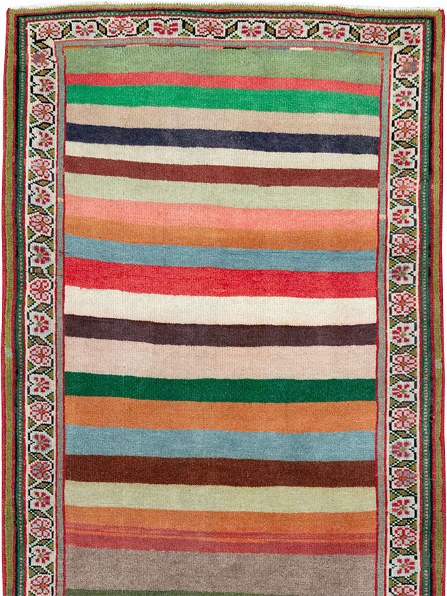 Vintage Persian Mahal Throw Rug, No.31978 - Staging