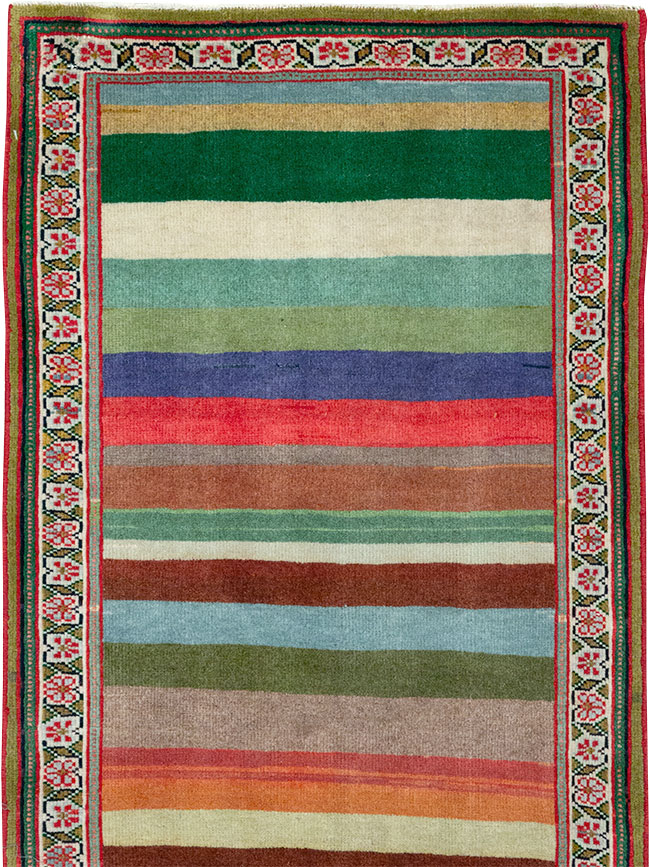 Vintage Persian Mahal Throw Rug, No.31978 - Staging