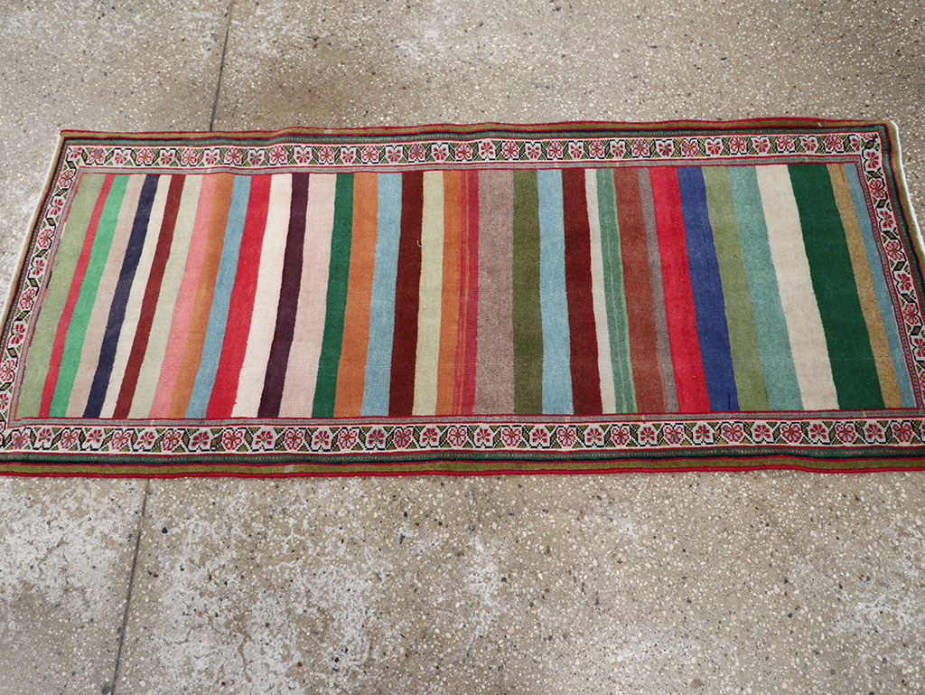 Vintage Persian Mahal Throw Rug, No.31978 - Staging