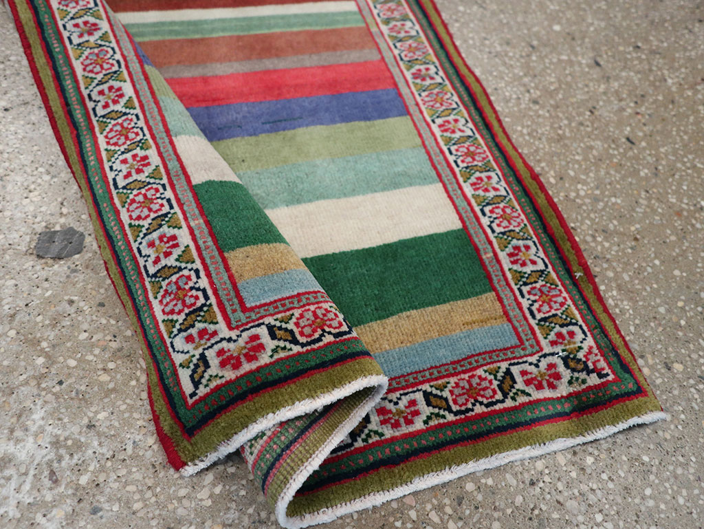 Vintage Persian Mahal Throw Rug, No.31978 - Staging