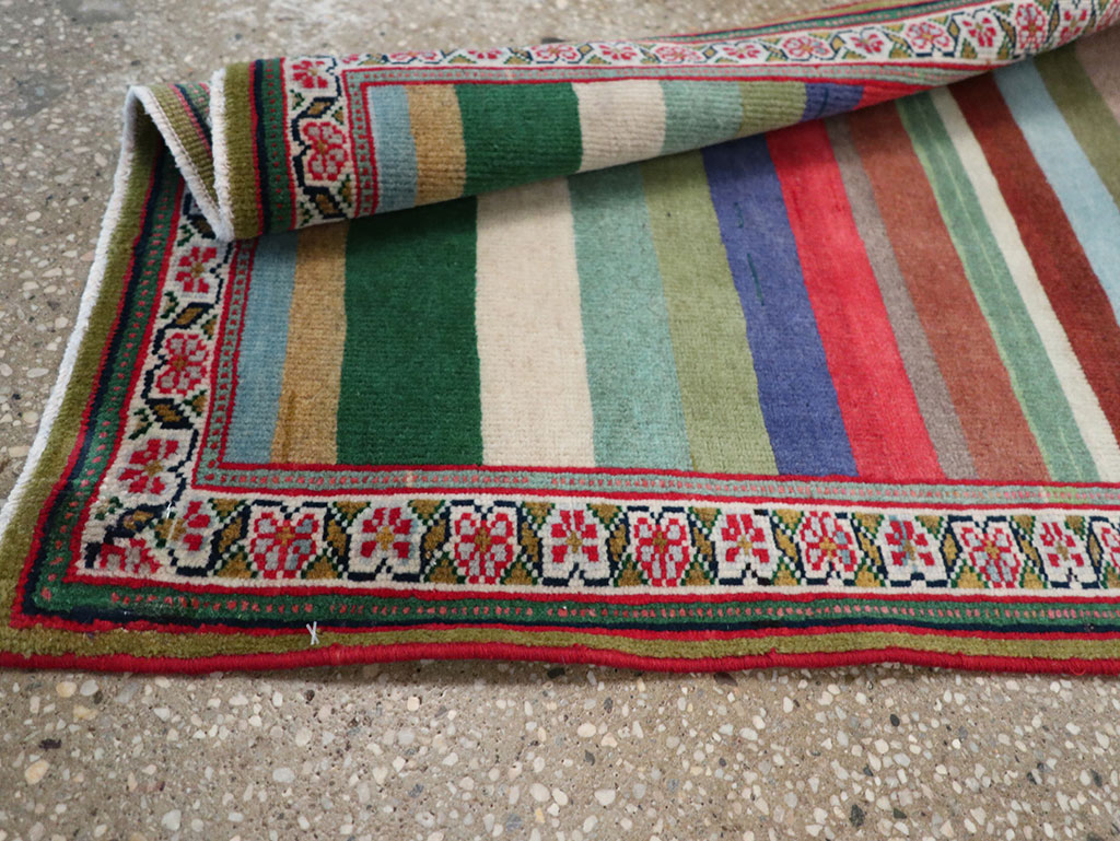 Vintage Persian Mahal Throw Rug, No.31978 - Staging