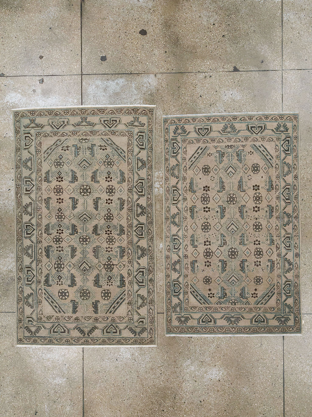 Vintage Persian Malayer Throw Rug (Pair: 2 of 2), No.31986 - Staging