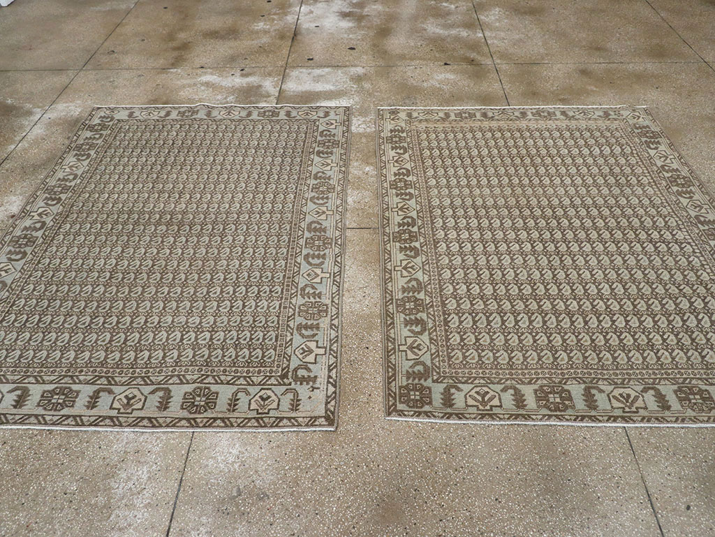 Vintage Persian Veece Accent Rug (Pair: 1 of 2), No.32003 - Staging