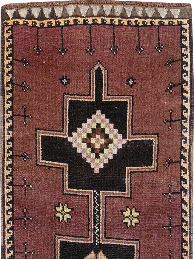 Vintage Turkish Anatolian Long Runner, No.32004 - Staging