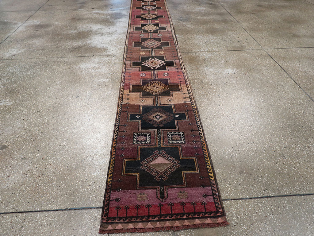 Vintage Turkish Anatolian Long Runner, No.32004 - Staging