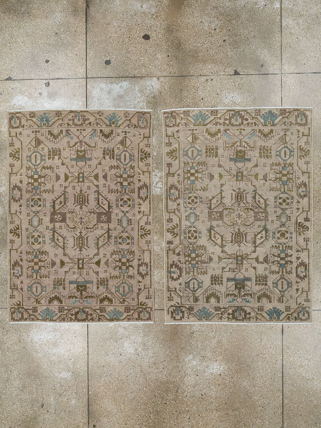 Vintage Persian Malayer Throw Rug (Pair: 2 of 2), No.32018 - Staging
