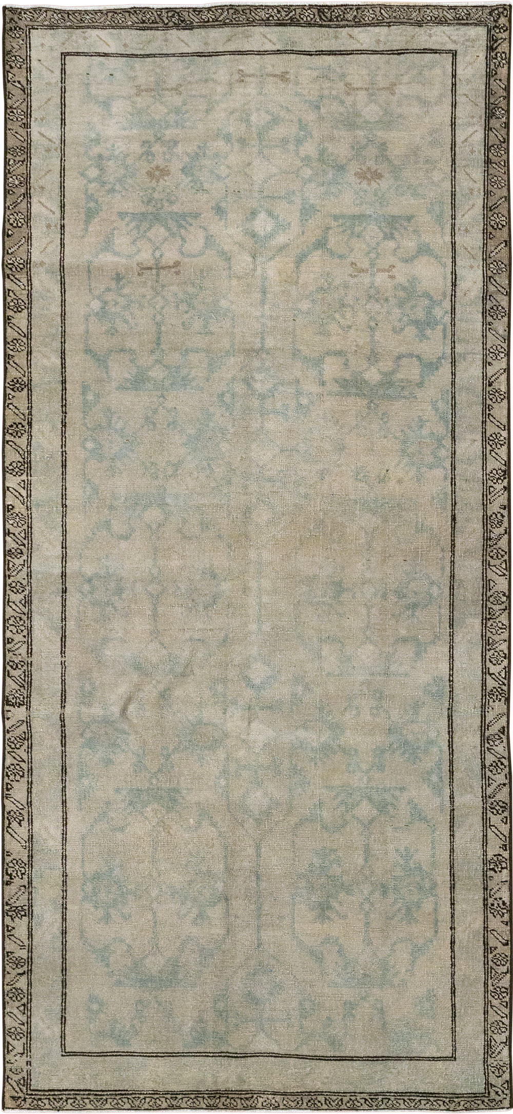Antique Persian Ardabil Rug, No.32029 - Staging