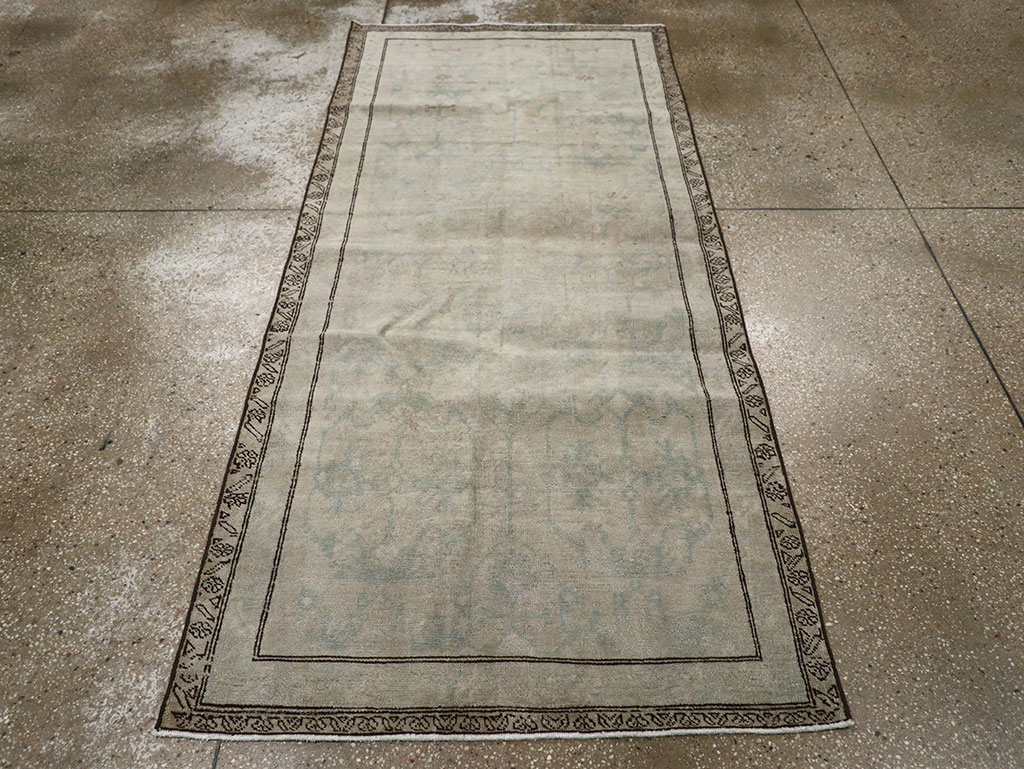Antique Persian Ardabil Rug, No.32029 - Staging