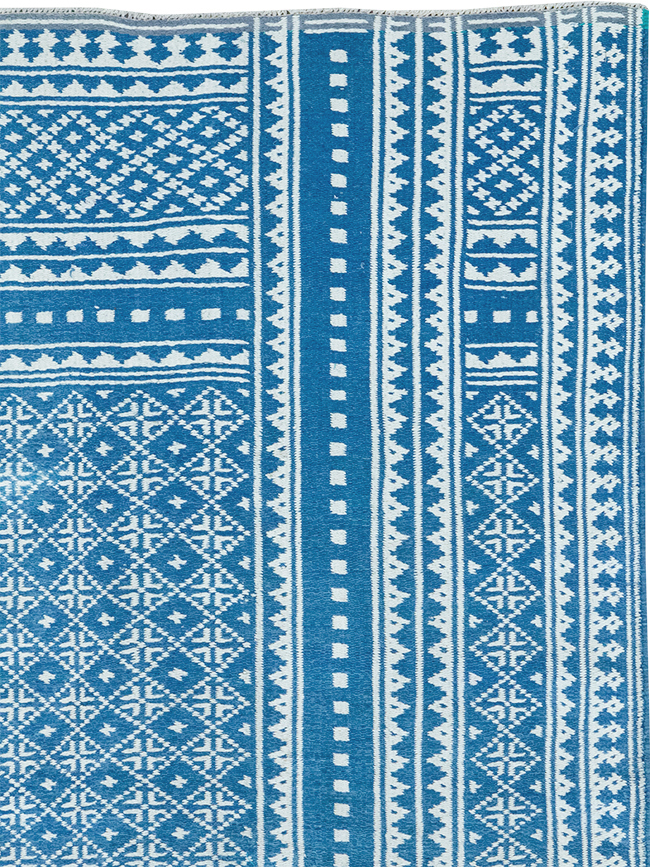 Vintage Persian Flatweave Kilim Accent Rug, No.32078 - Staging