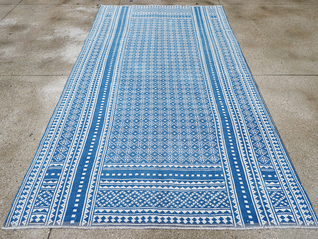 Vintage Persian Flatweave Kilim Accent Rug, No.32078 - Staging