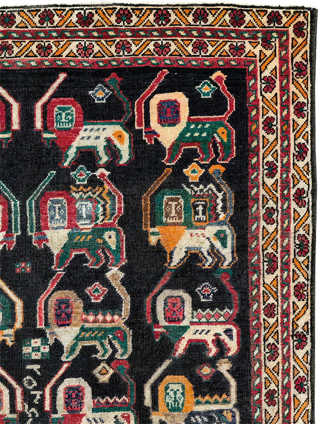 Vinatge Persian Shiraz Pictorial Accent Rug, No.32090 - Staging