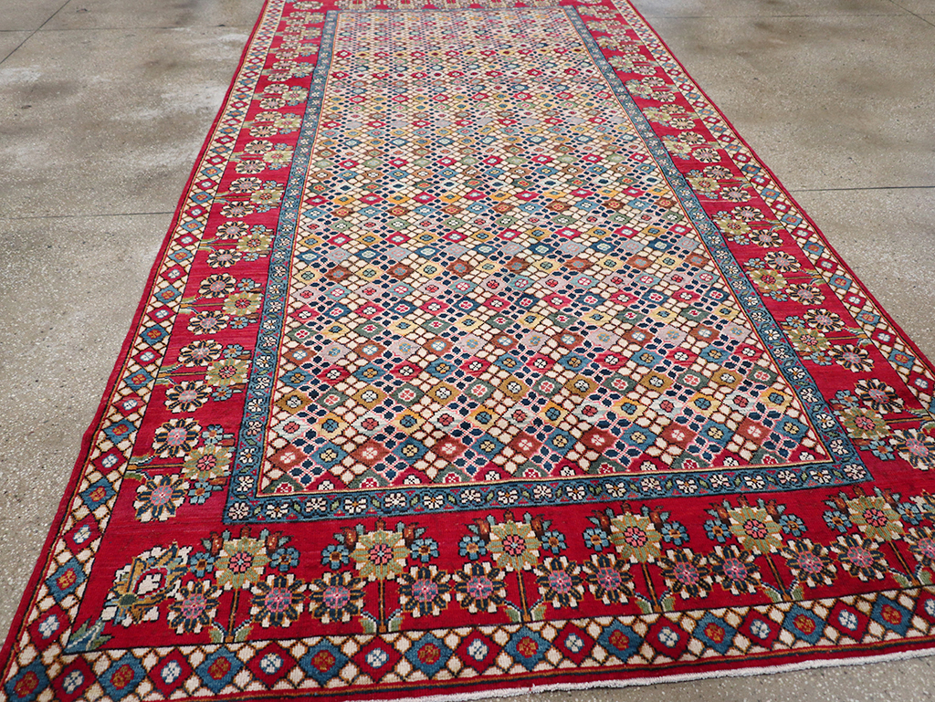 Vintage Persian Mahal Gallery Rug, No.32117 - Staging
