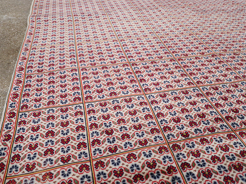 Vintage Persian Kashan Room Size Carpet, No.32118 - Staging