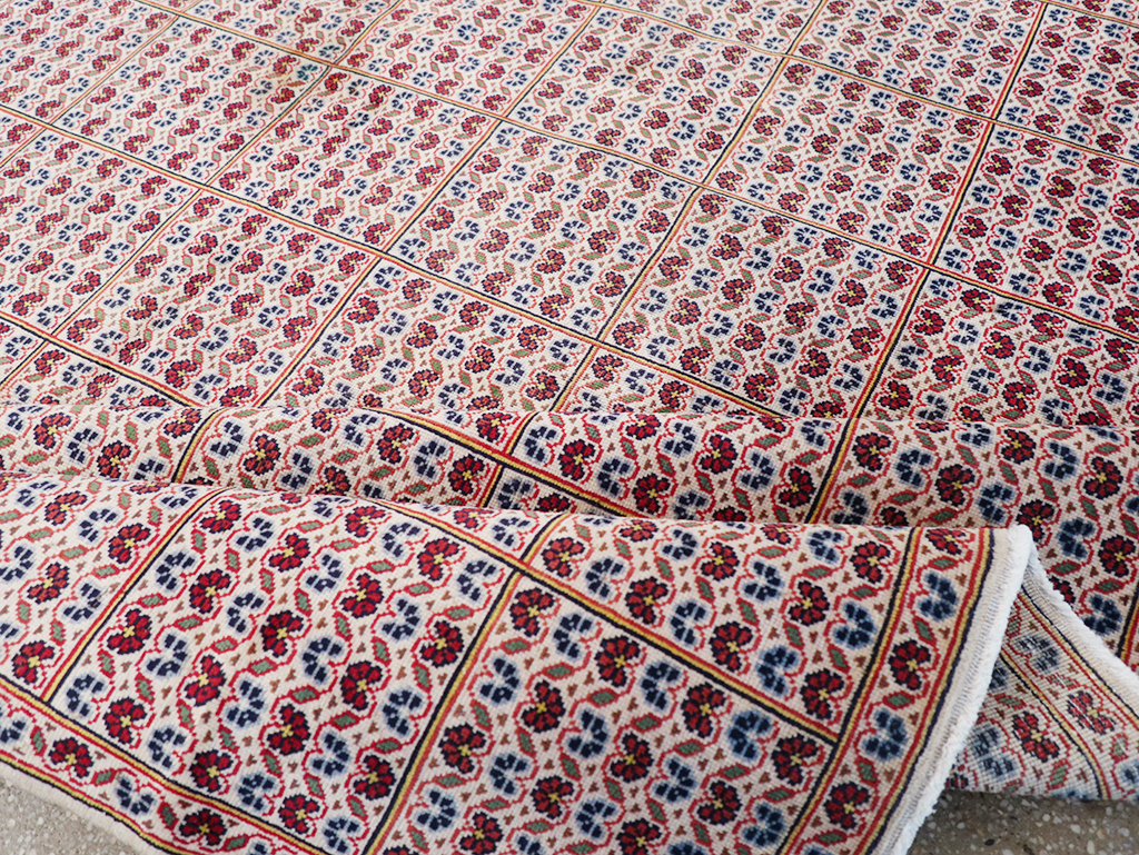 Vintage Persian Kashan Room Size Carpet, No.32118 - Staging