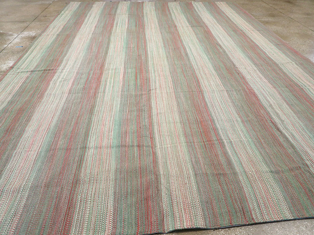 Modern Turkish Flatweave Kilim Room Size Carpet, No.32121 - Staging