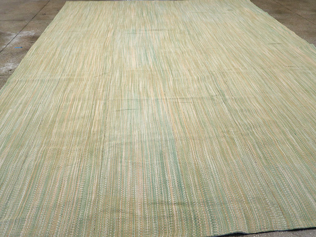 Modern Turkish Flatweave Kilim Room Size Carpet, No.32122 - Staging