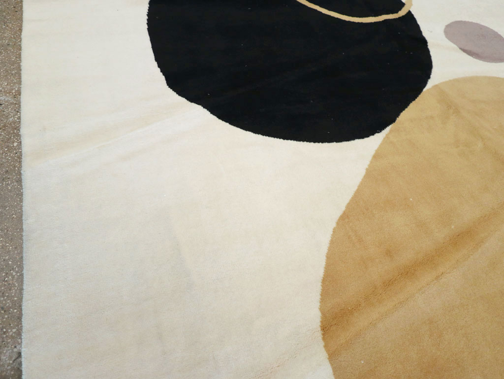 Contemporary Turkish Room Size Carpet, No.32137 - Staging