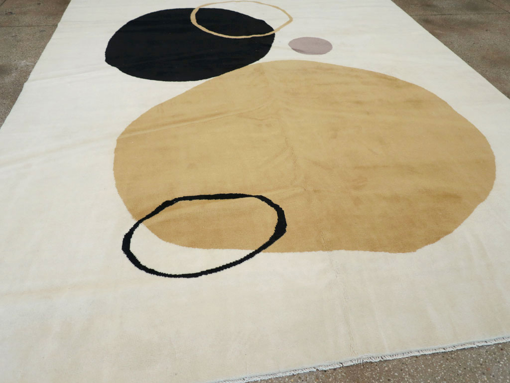 Contemporary Turkish Room Size Carpet, No.32137 - Staging