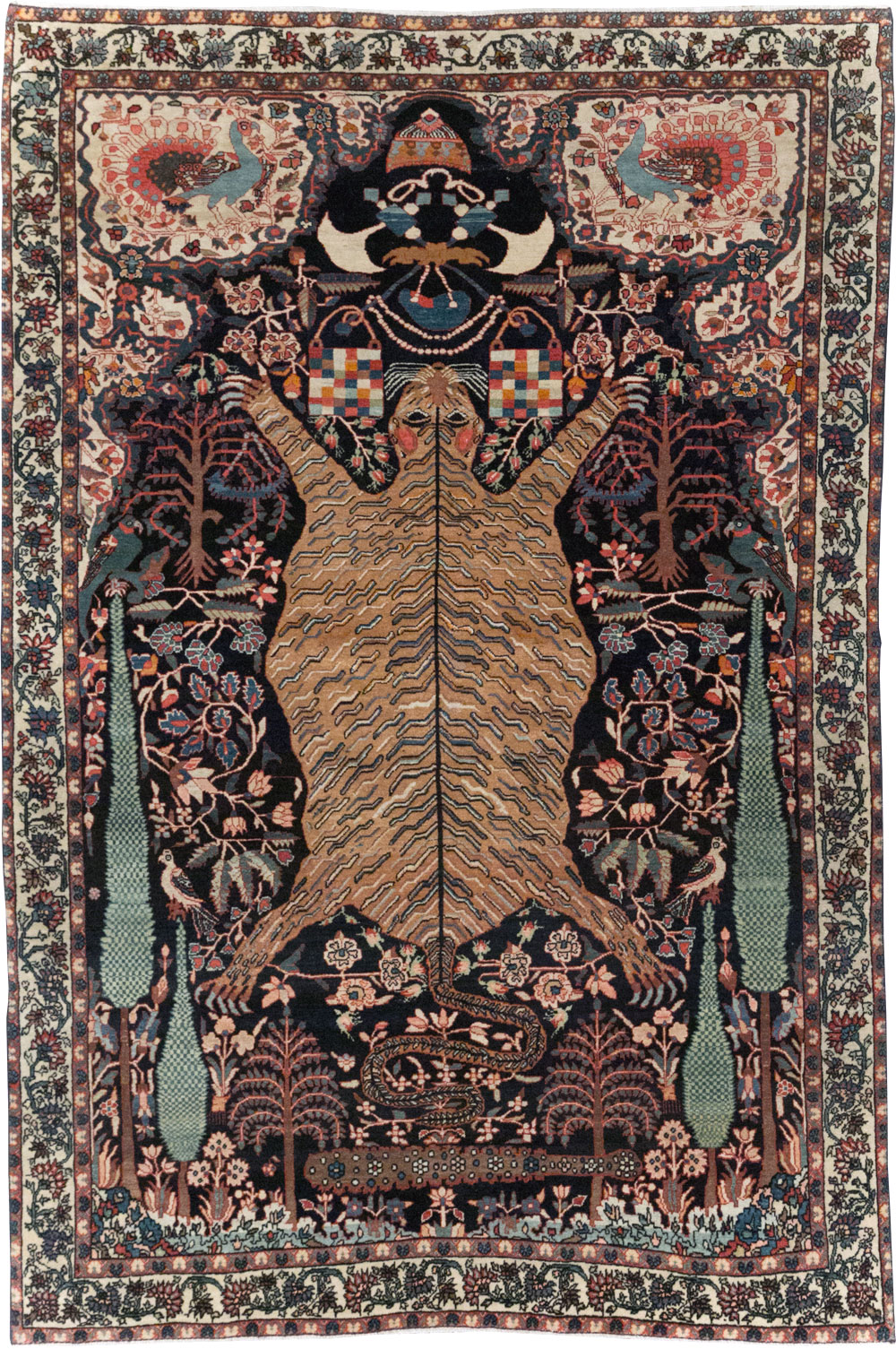 Antique Persian Sarouk Fereghan Pictorial Accent rug, No.32173 - Staging