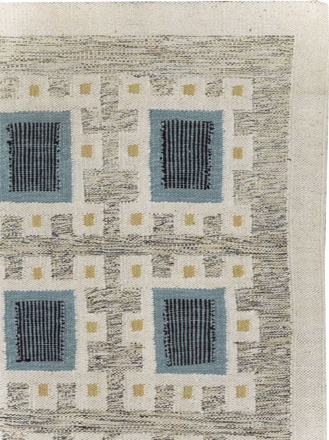 Swedish Inspired Contemporary Turkish Flatweave Accent Rug, No.32200 - Staging