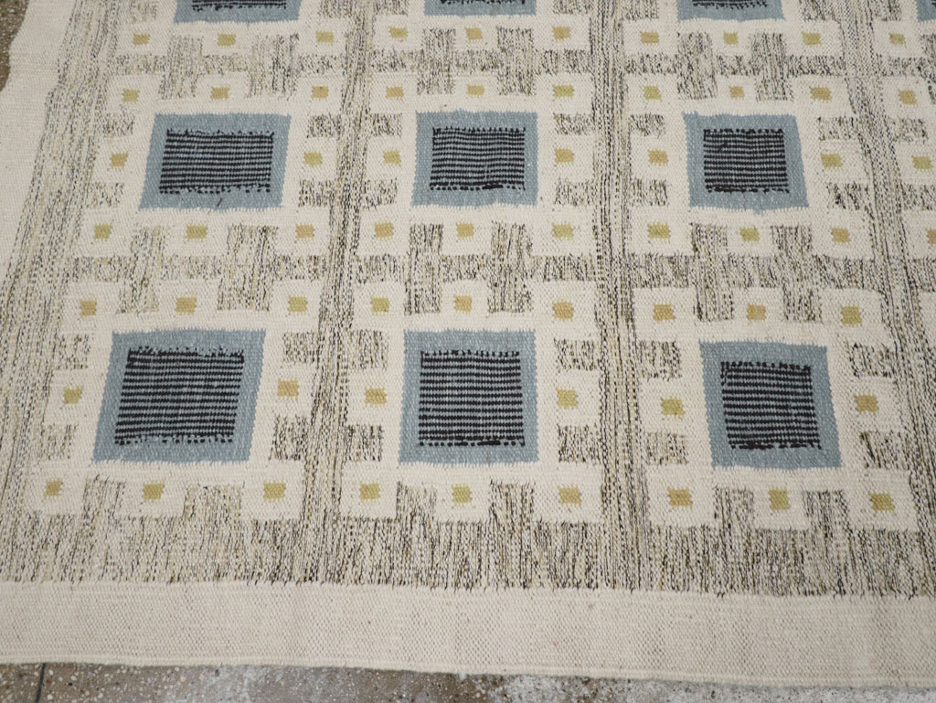 Swedish Inspired Contemporary Turkish Flatweave Accent Rug, No.32200 - Staging