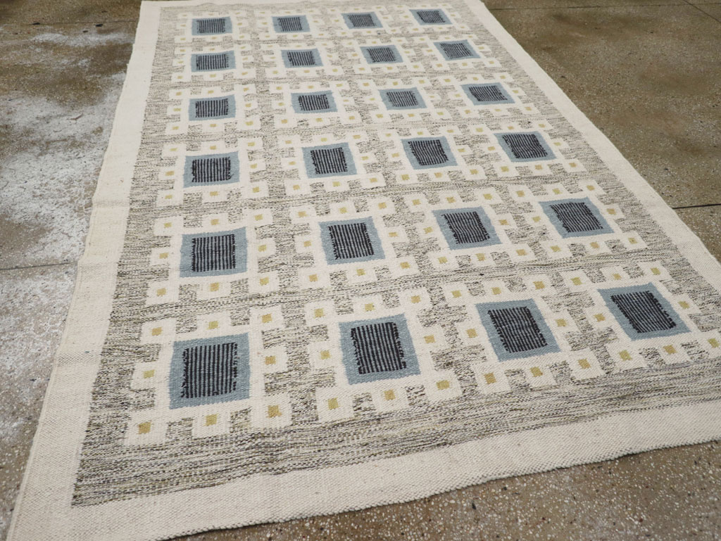Swedish Inspired Contemporary Turkish Flatweave Accent Rug, No.32200 - Staging