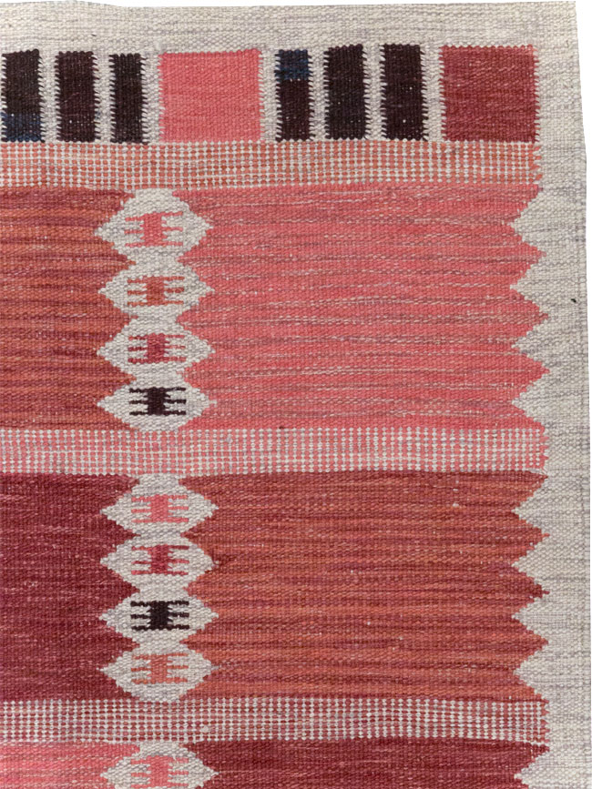 Swedish Inspired Modern Turkish Flatweave Rug, No.32202 - Staging
