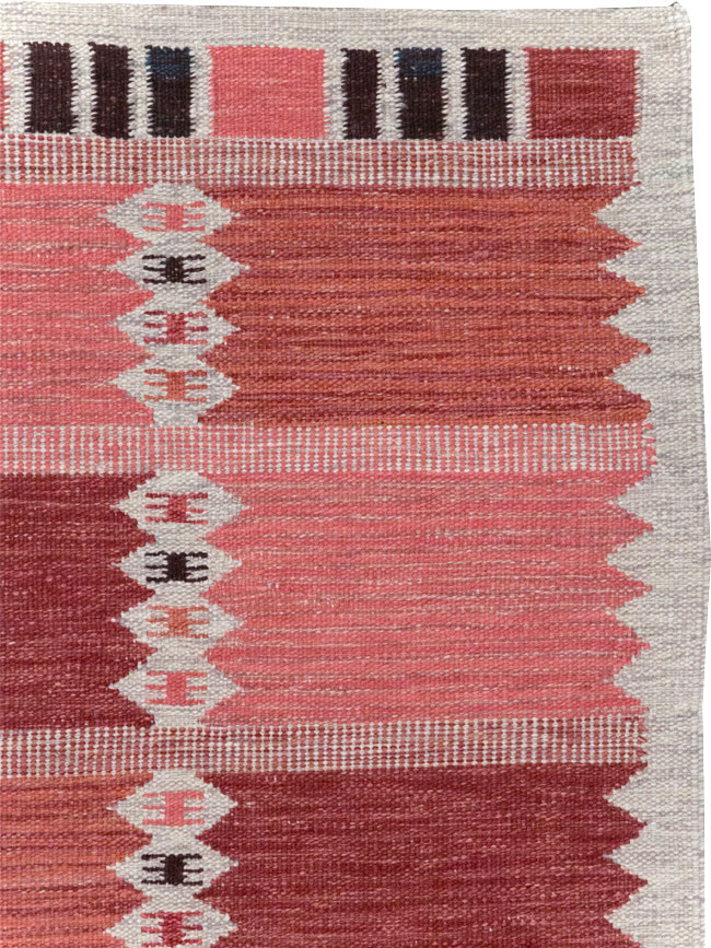 Swedish Inspired Modern Turkish Flatweave Rug, No.32202 - Staging