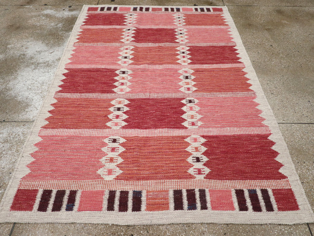 Swedish Inspired Modern Turkish Flatweave Rug, No.32202 - Staging