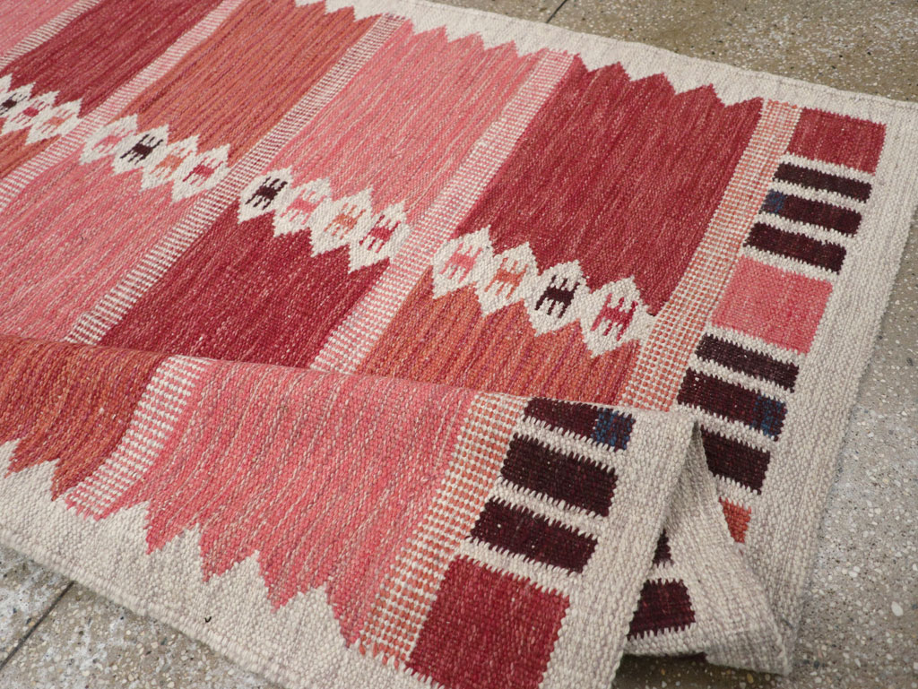 Swedish Inspired Modern Turkish Flatweave Rug, No.32202 - Staging