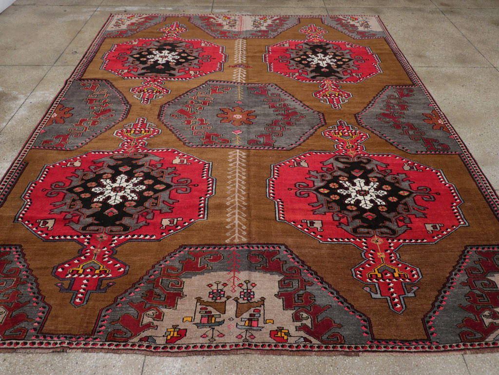Vintage Turkish Anatolian Room Size Carpet, No.32224 - Staging