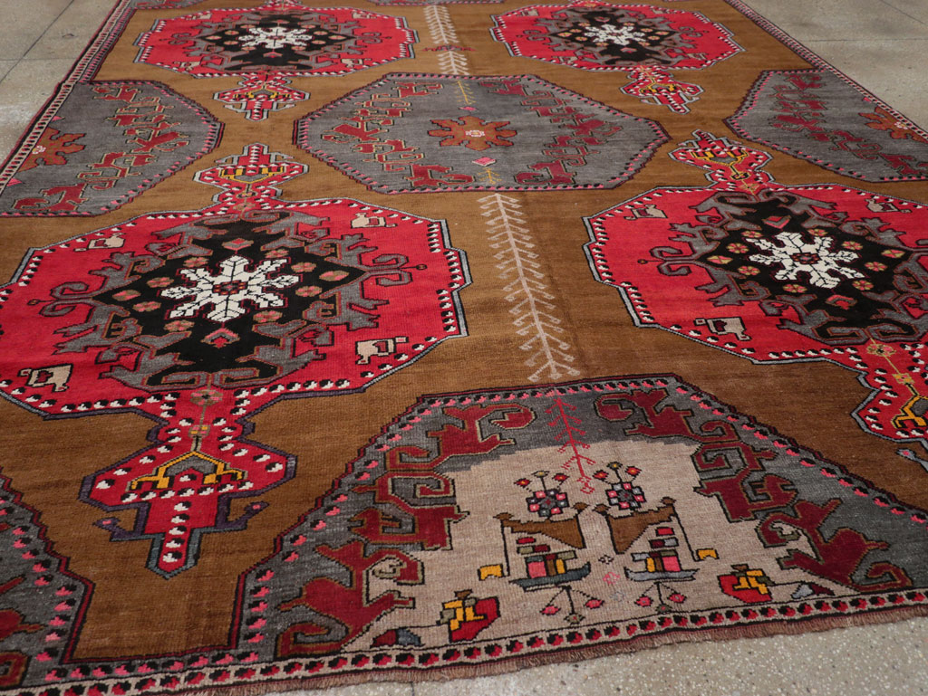 Vintage Turkish Anatolian Room Size Carpet, No.32224 - Staging