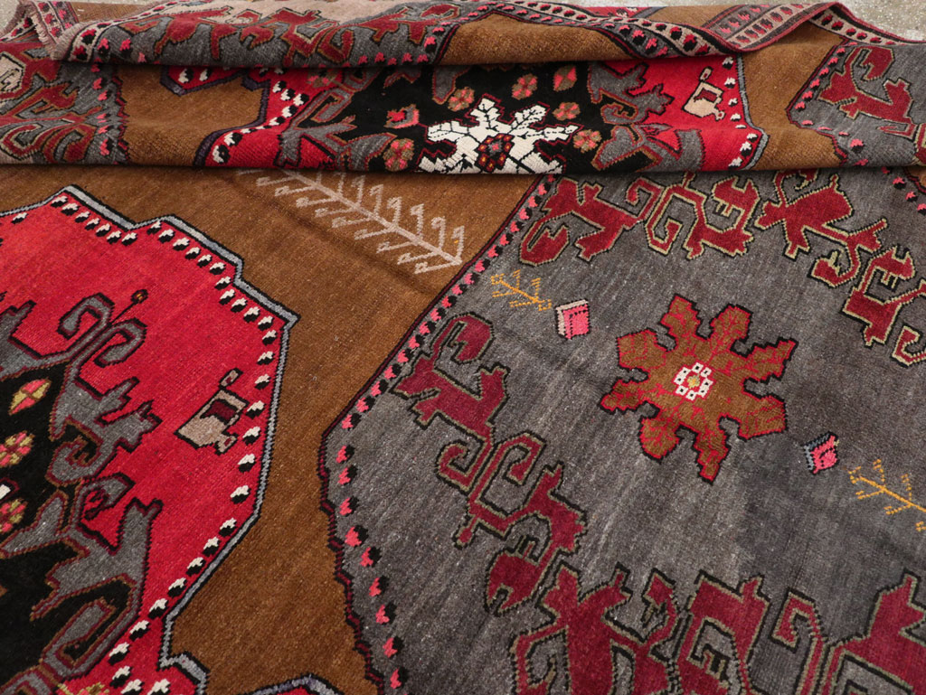 Vintage Turkish Anatolian Room Size Carpet, No.32224 - Staging