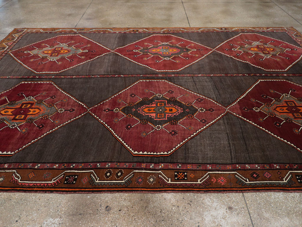 Vintage Turkish Anatolian Tribal Room Size Carpet, No.32225 - Staging