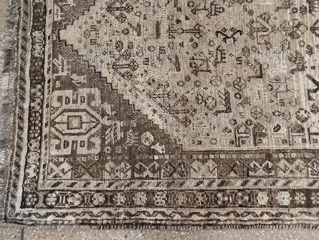 Vintage Persian Shiraz Gallery Rug, No.32231 - Staging