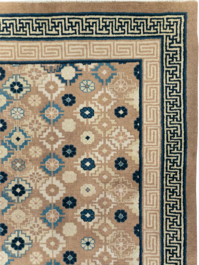 Vintage Chinese Peking Small Room Size Carpet, No.32257 - Staging