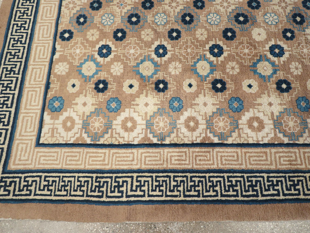 Vintage Chinese Peking Small Room Size Carpet, No.32257 - Staging