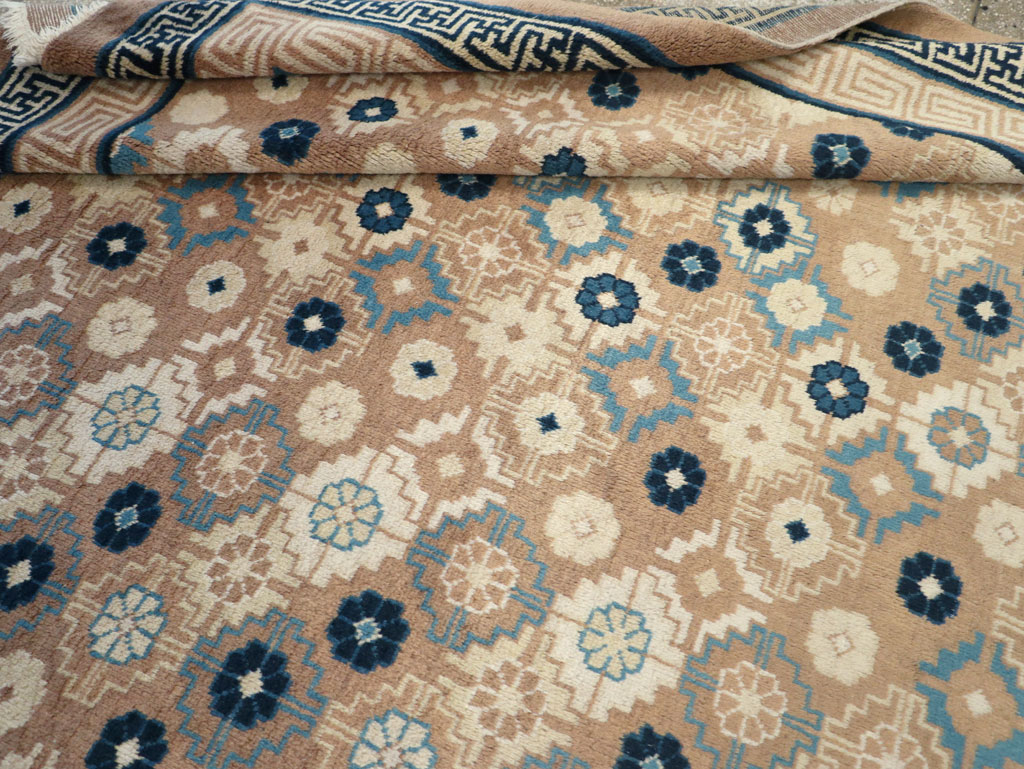 Vintage Chinese Peking Small Room Size Carpet, No.32257 - Staging