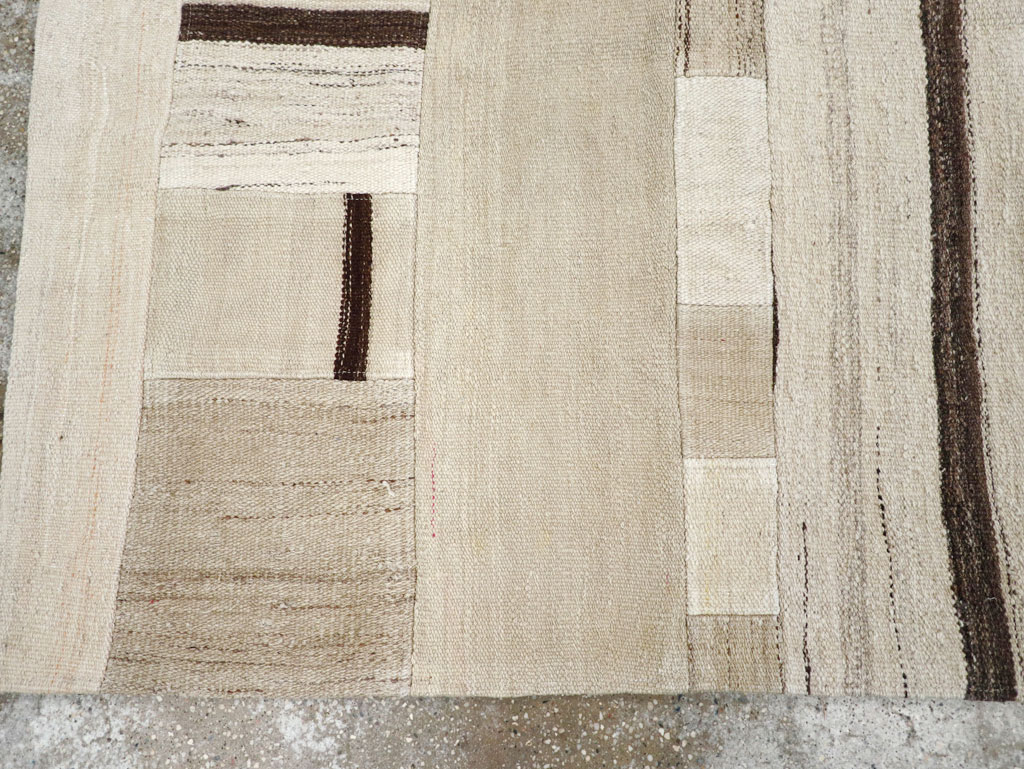 Modern Turkish Flatweave Accent Rug, No.32315 - Staging