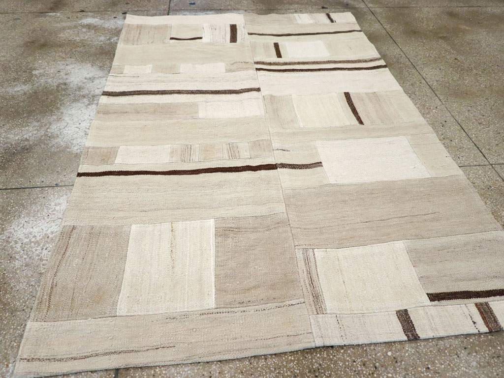 Modern Turkish Flatweave Accent Rug, No.32315 - Staging