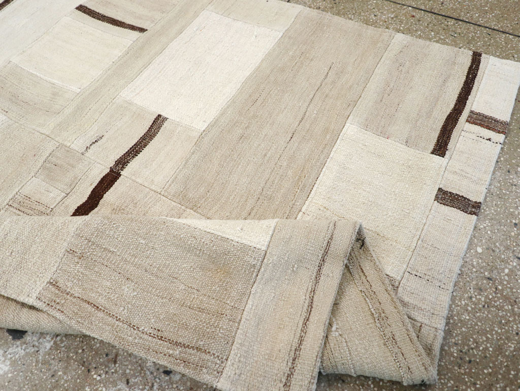 Modern Turkish Flatweave Accent Rug, No.32315 - Staging