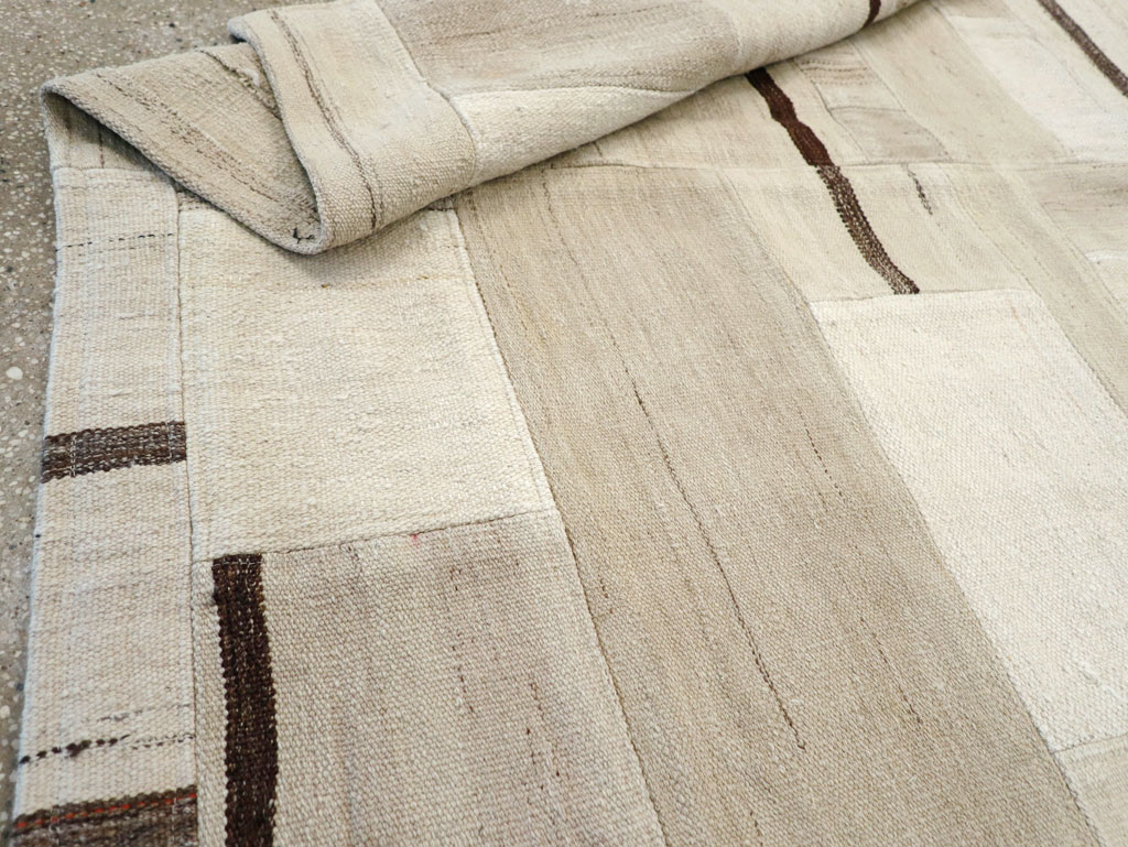 Modern Turkish Flatweave Accent Rug, No.32315 - Staging