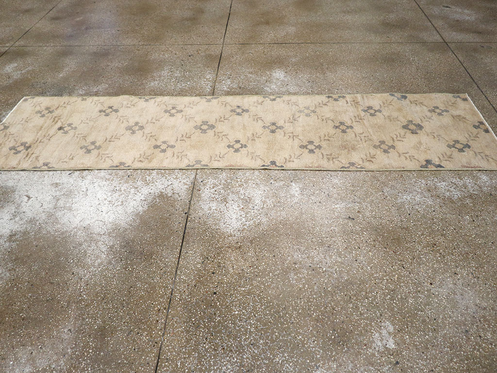 Vintage Turkish Anatolian Runner, No.32320 - Staging